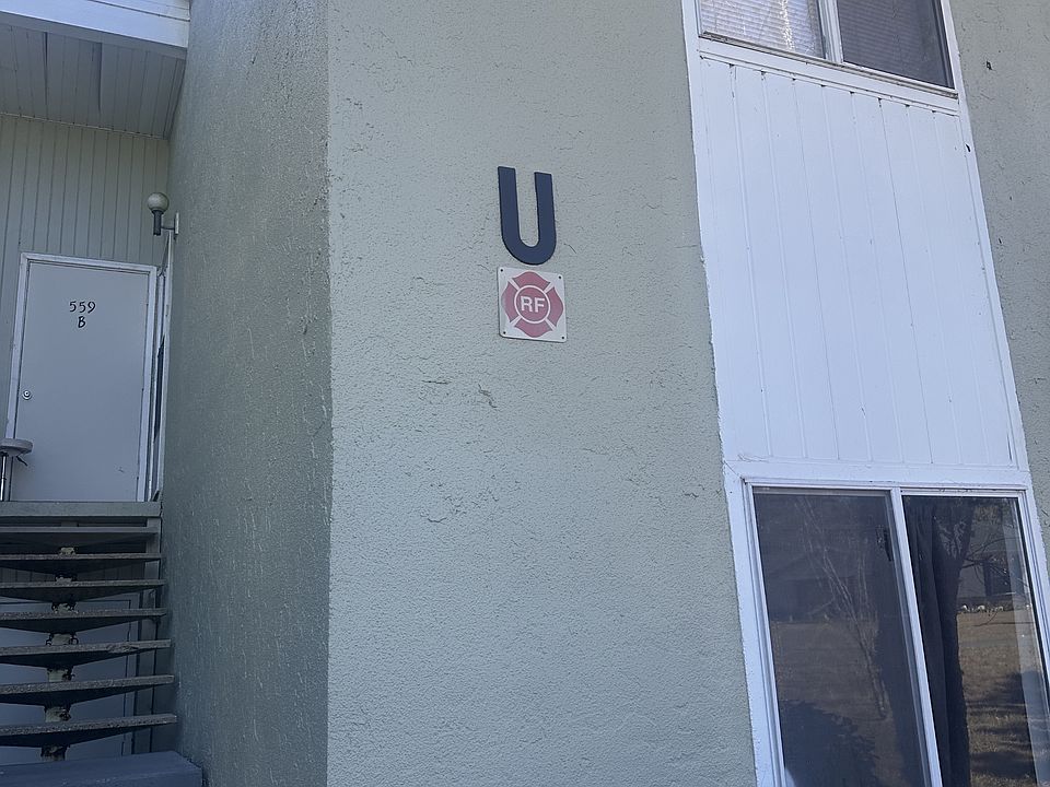 1st image of 559B Fairways Dr #1