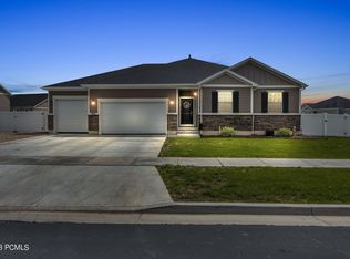 4621 W Pronghorn Ln, Syracuse, UT 84075