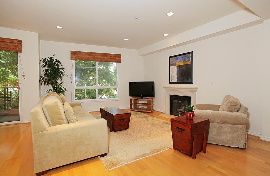 1st image of 1176 Wellesley Ave APT 203