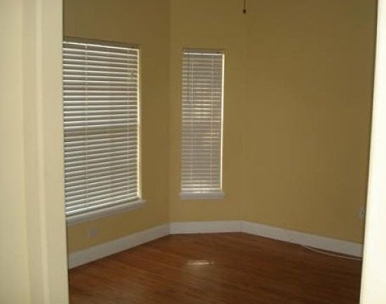 4th image of 33511 Tarlton Dr