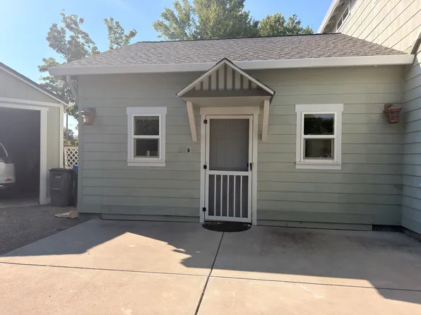 112 Nicoya Pl #B, Talent, OR 97540