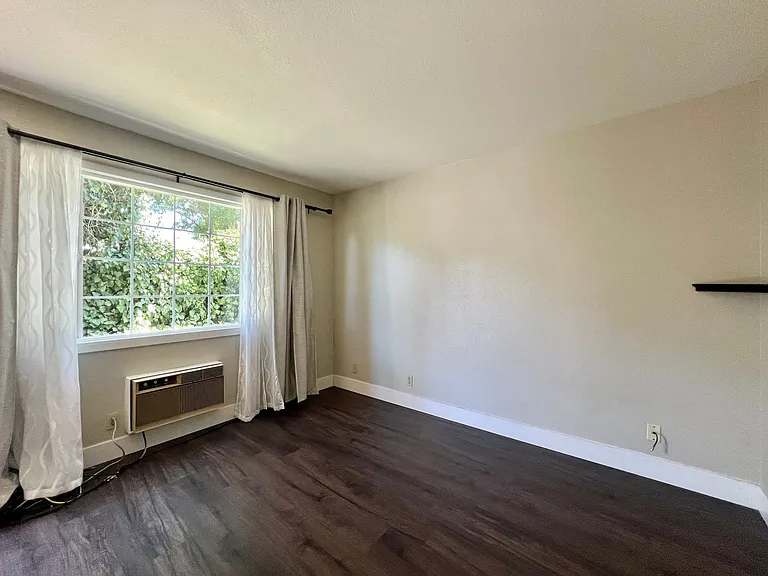 7790 Chestnut St — Photo 3