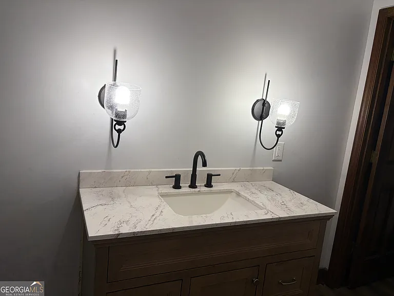 412 Hummingbird Way — Photo 11