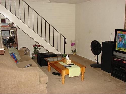 4th image of 827 N Capitol Ave