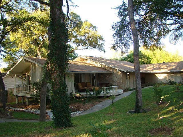 1st image of 9271 Meadowglen Dr