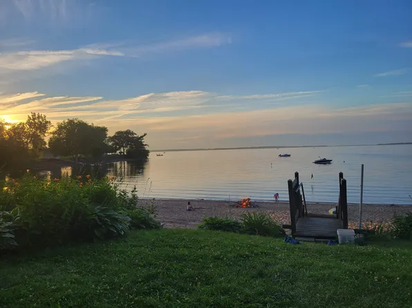 414 Thayer Beach Rd, Colchester, VT 05446