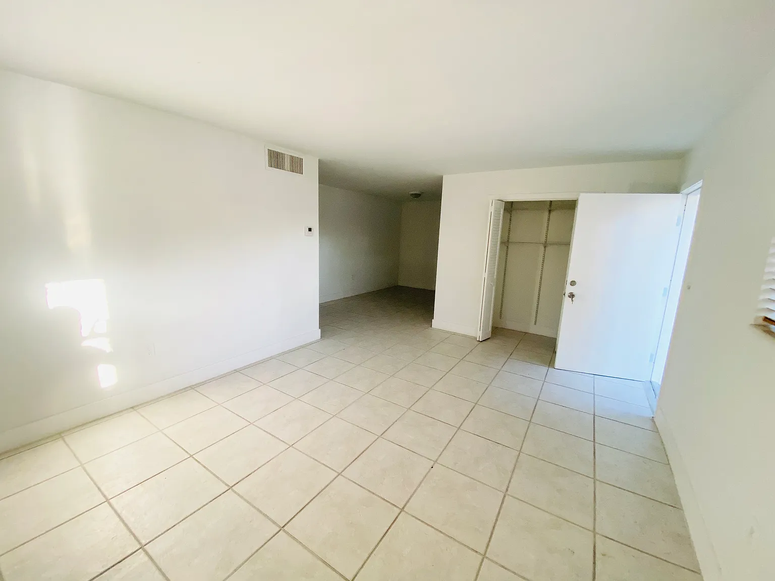 2 bed, 1075 sqft, $2,350 — Photo 4