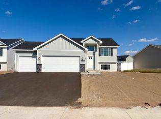 1316 Woods Rd NE, Isanti, MN 55040