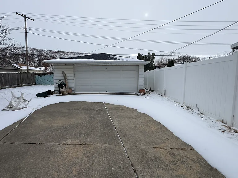 18270 Spring Ct S — Photo 28