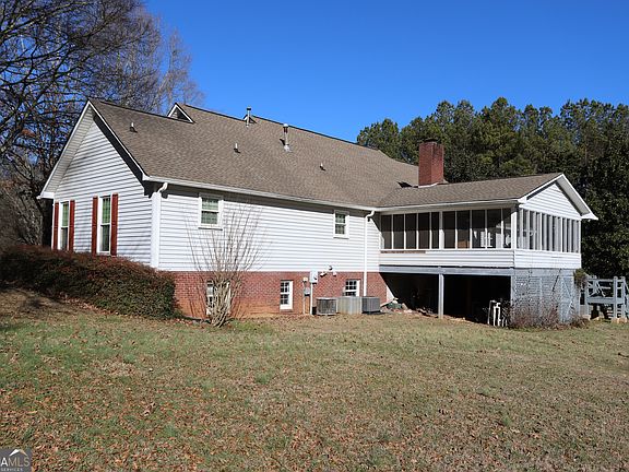 5th image of 206 Pine St