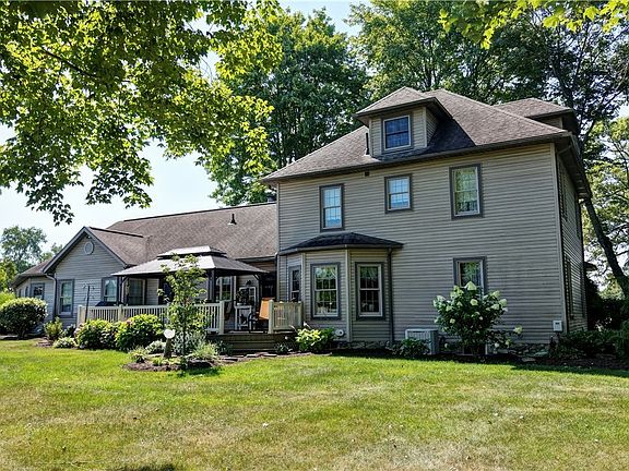 3rd image of 10557 Soehnlen Rd NW