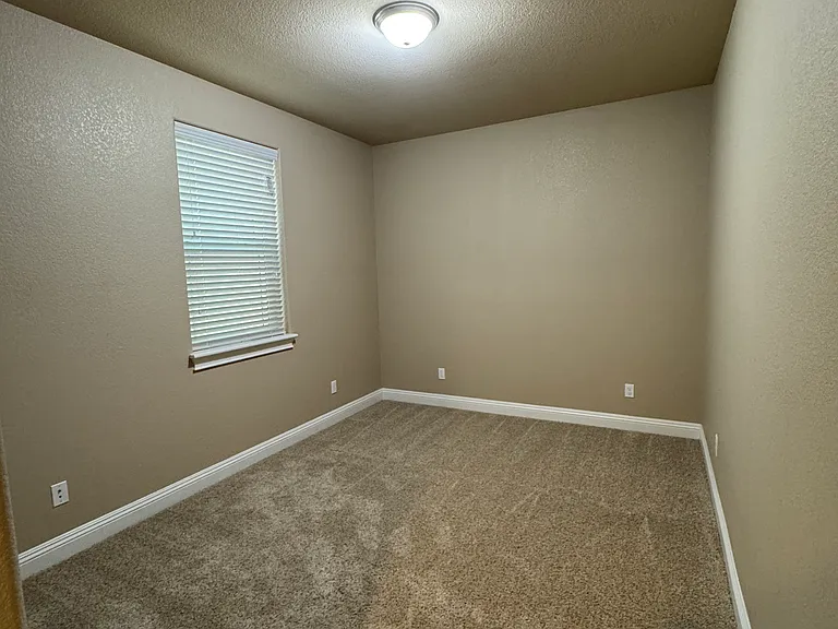 553 Addison Ct — Photo 17