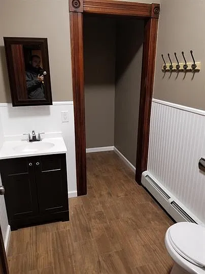 3 bed, 1.5 bath, $1,650 — Photo 2