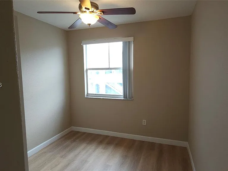 1662 SE 27th Dr #208 — Photo 7