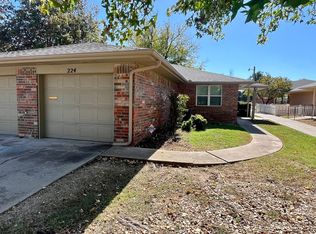 224 Hadwiger Ln, Edmond, OK 73034