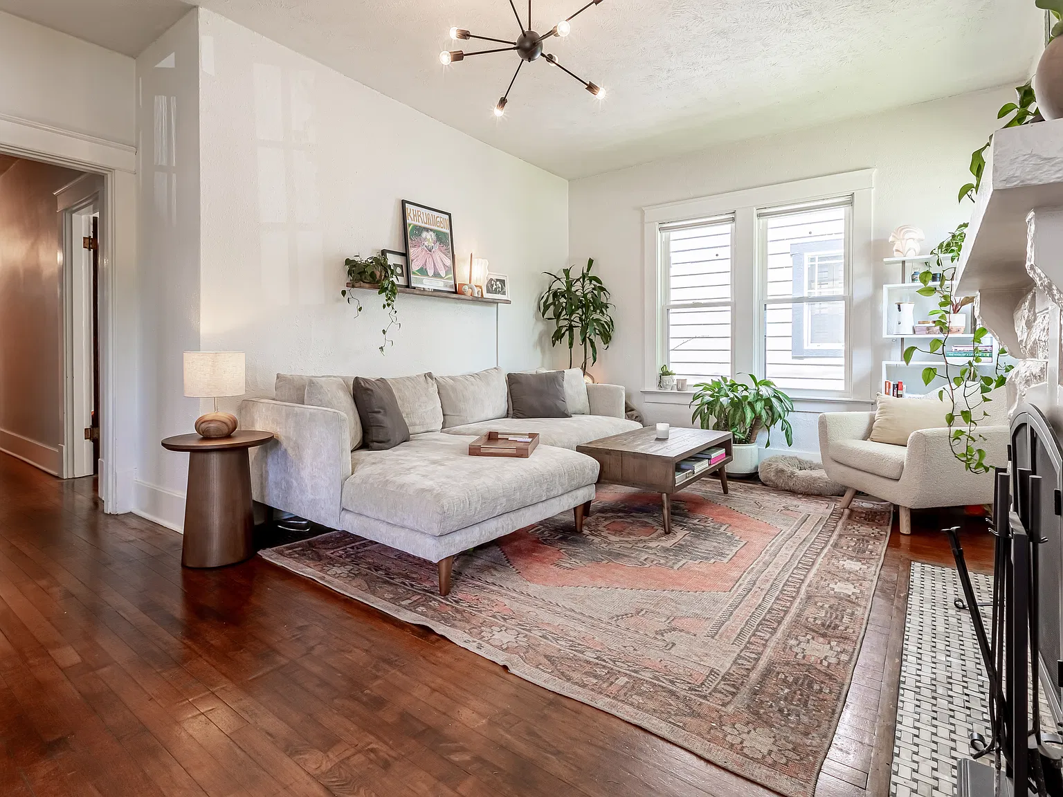 4 bed, 1850 sqft, $3,200 — Photo 3