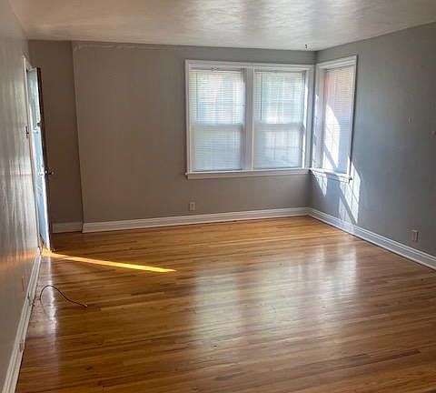 4th image of 6609 Devonshire Ave #1W