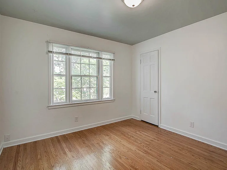 5043 Boulevard Pl — Photo 21