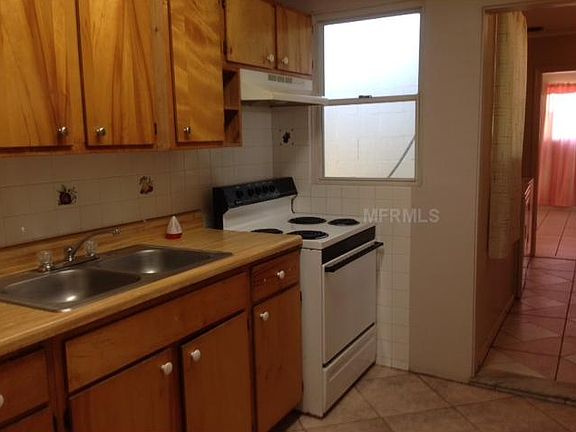 5th image of 343 Hartford Ave