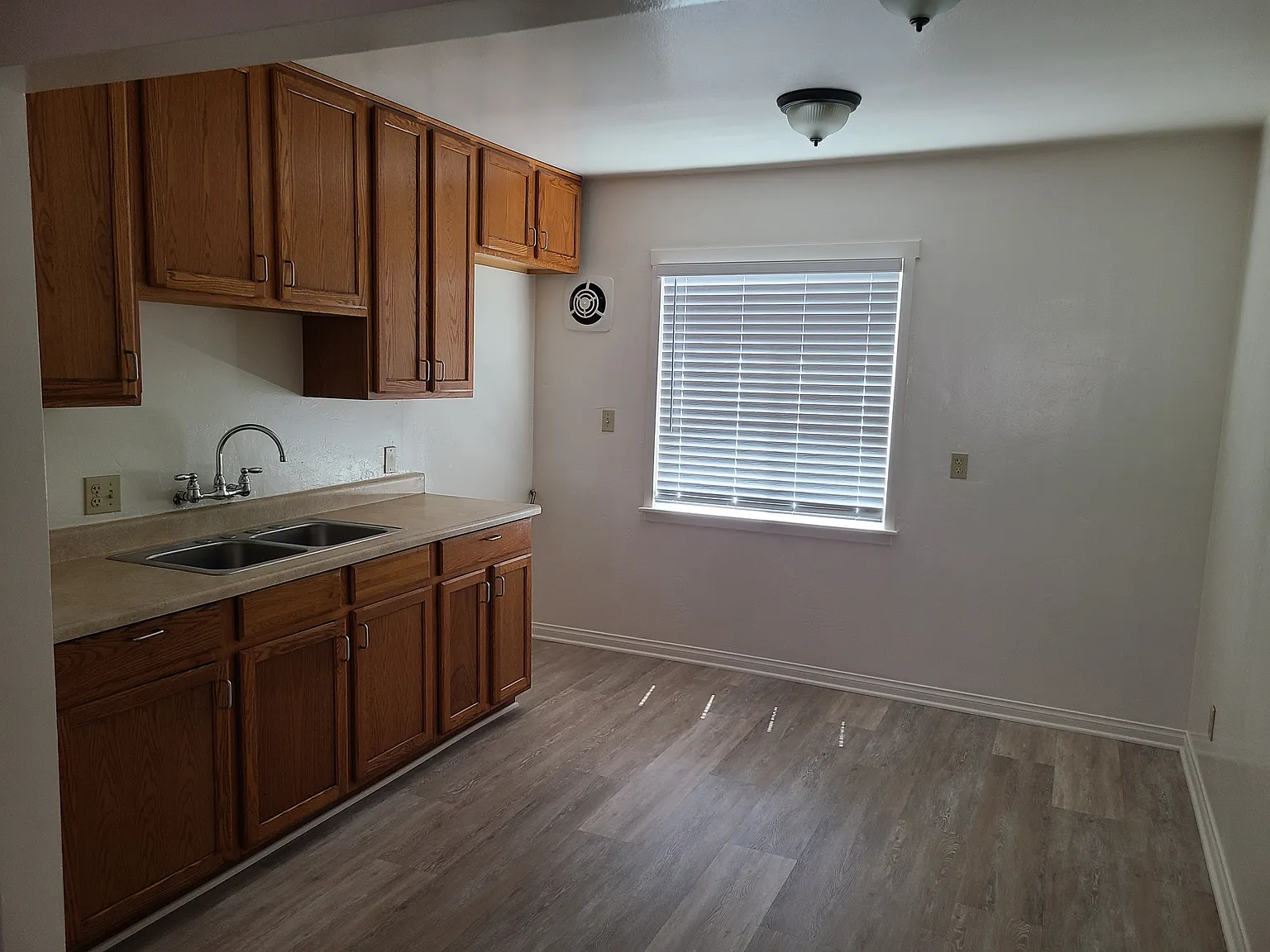 2 bed, 850 sqft, $2,250 — Photo 4