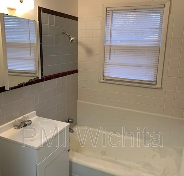 2301 S Belmont St — Photo 6