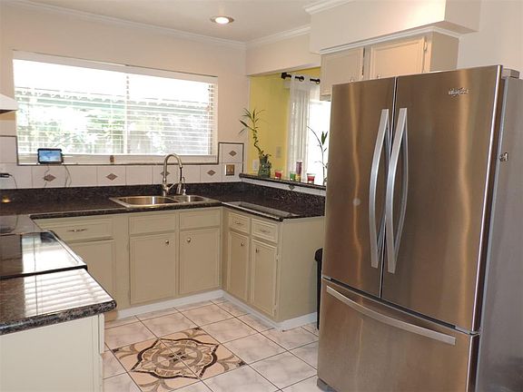 4th image of 15214 Flamingo Park