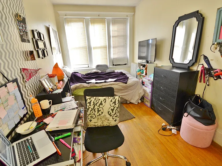 56 Queensberry St #4 — Photo 19