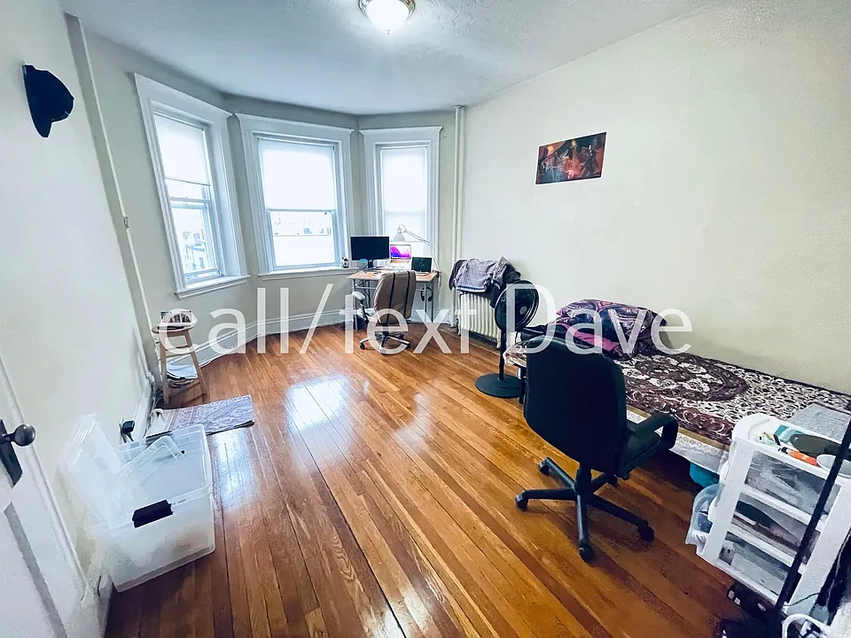 161 Kelton St #12