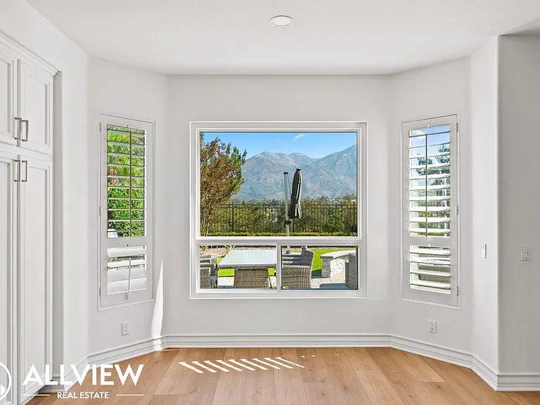 15 Summitcrest — Photo 19