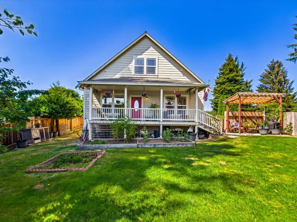 102 Larson Heights Rd, McKinleyville, CA 95519