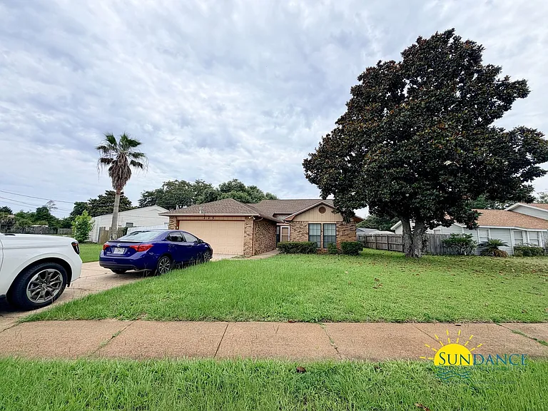 225 Lakeside Ln — Photo 30