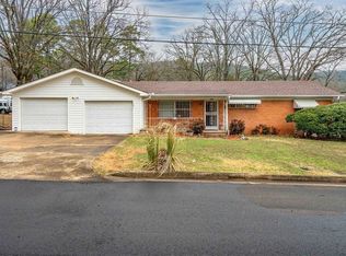402 Sunrise St, Hot Springs, AR 71913