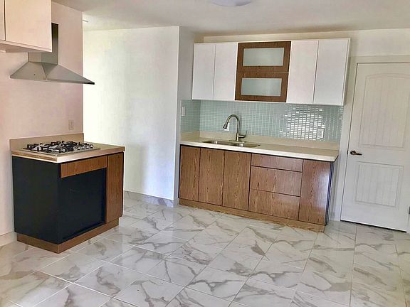 4th image of 909 N 27th St