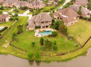 27 N Shimmering Aspen Cir, Spring, TX 77389