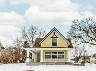 570 Douglas Ave, Elgin, IL 60120