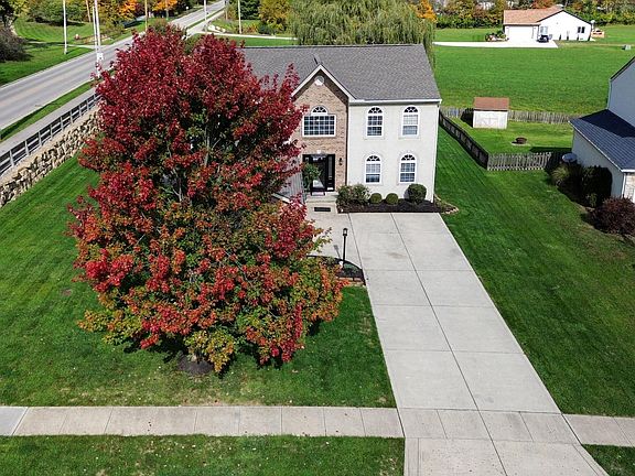2nd image of 3927 Creekwood Dr
