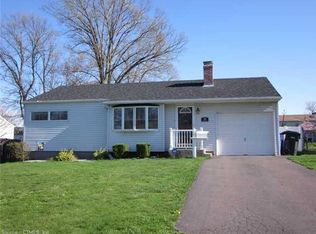 75 Oakdale St, Wethersfield, CT 06109