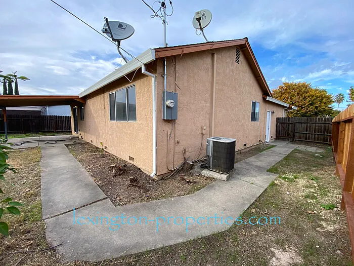3232 Scotland Dr — Photo 11