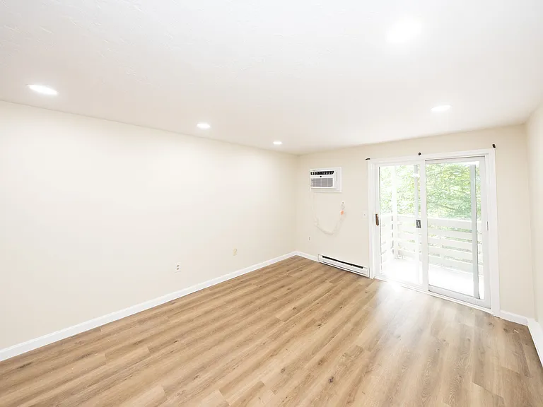 1203 Grafton St #39 — Photo 12