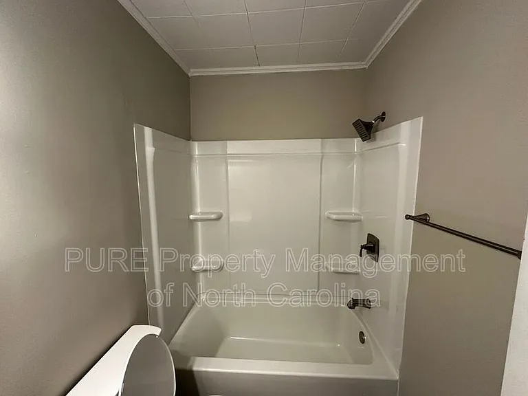 603 Robbins St — Photo 17