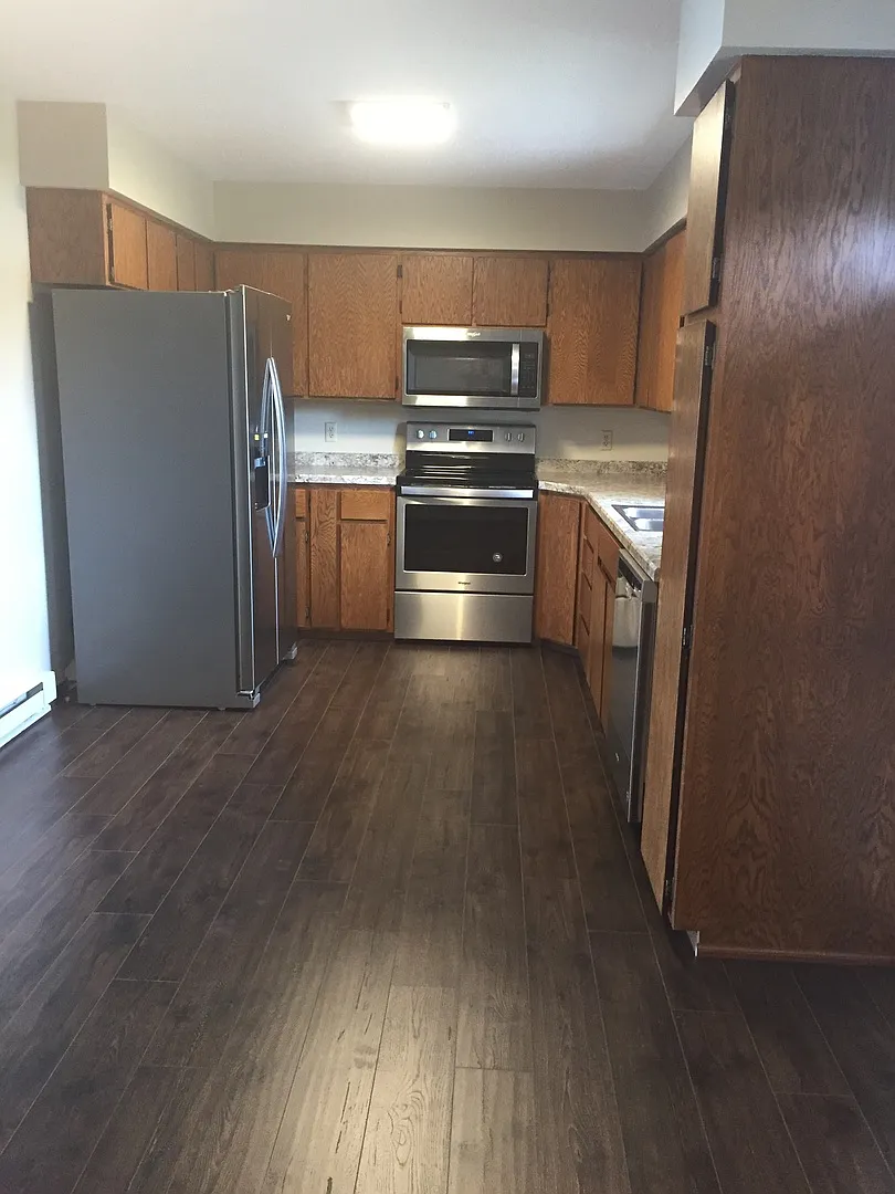 Building Photo - 1126B Expansion Dr
