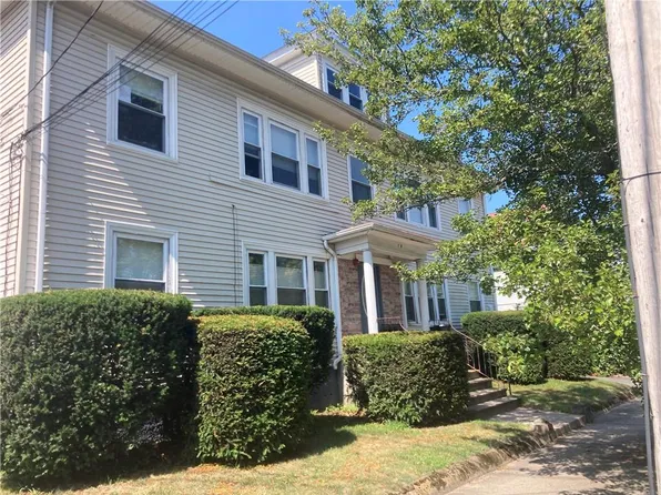 4 Belmont St, Pawtucket, RI 02860