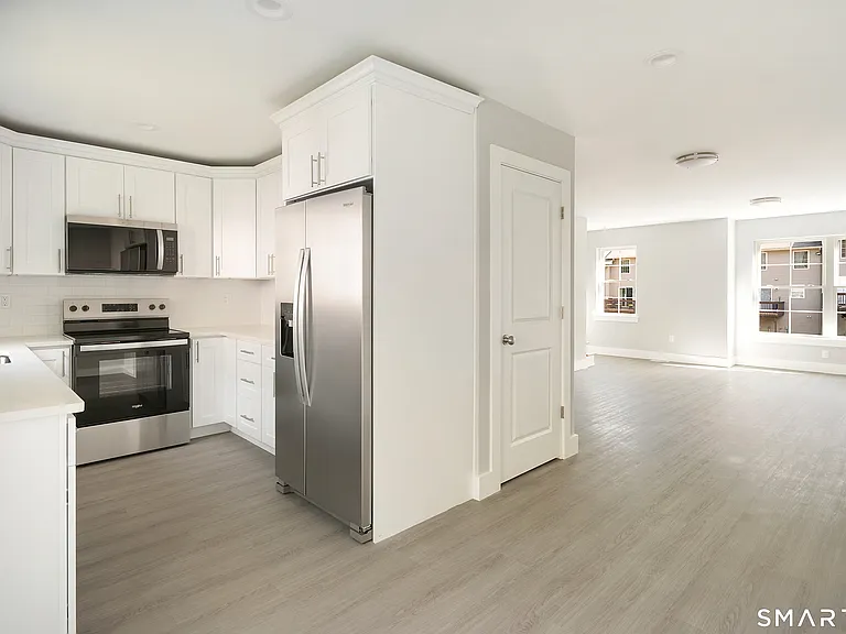 91 Taft Pointe #3 — Photo 8