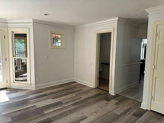 3rd image of 1459 Brookcliff Dr