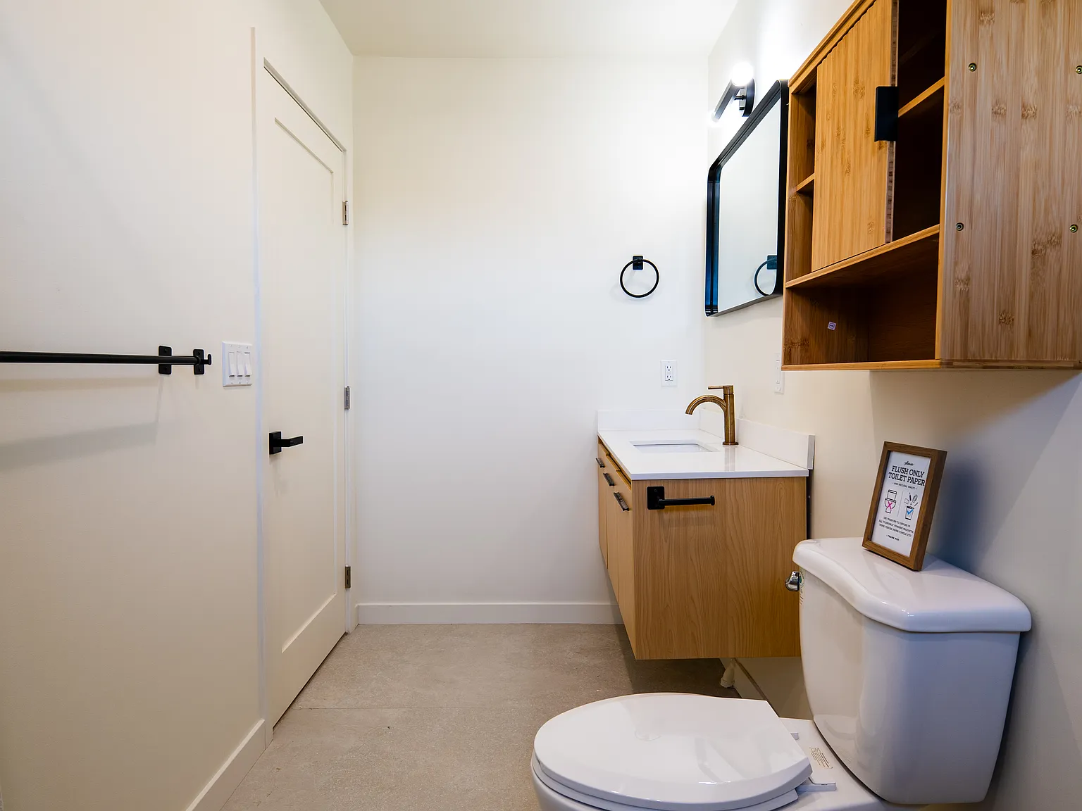 3 bed, 950 sqft, $4,500 — Photo 3