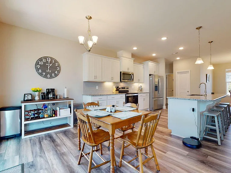 912 W Arboria Dr — Photo 16