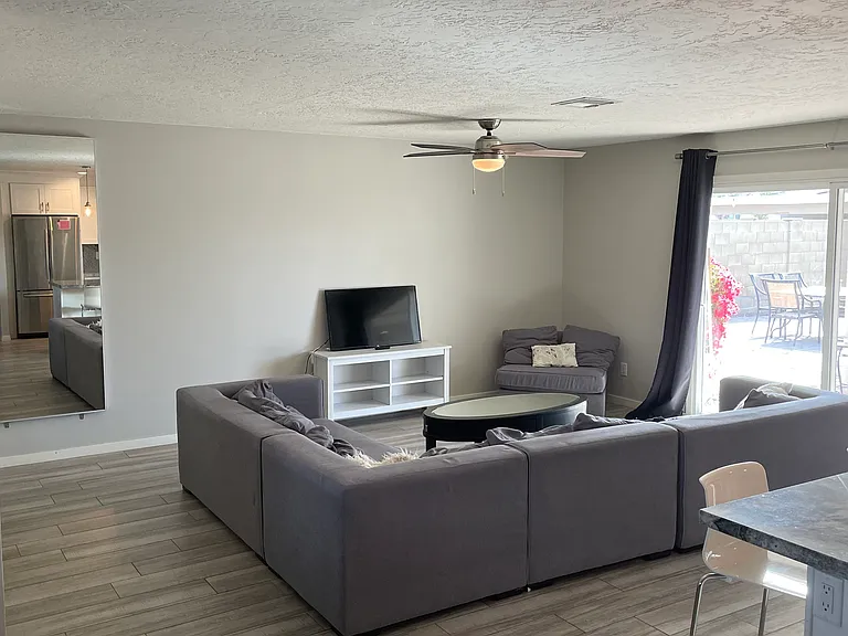 2510 S Dorsey Ln — Photo 7
