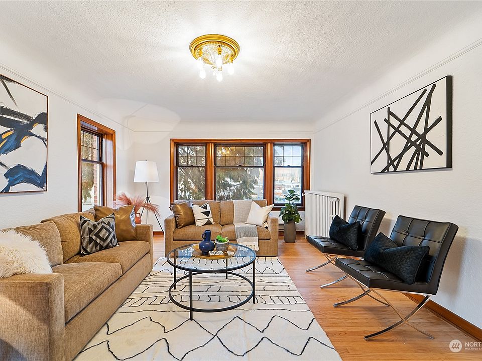 1st image of 4235 Brooklyn Avenue NE #305