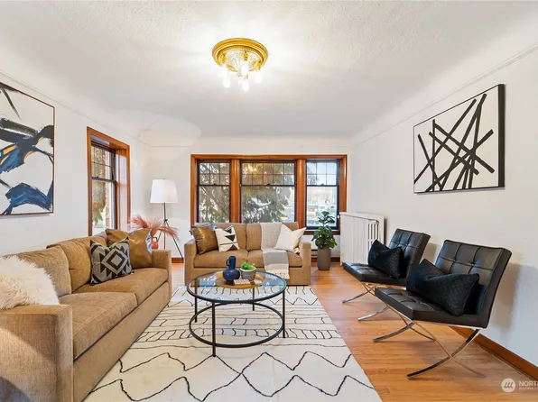 4235 Brooklyn Avenue NE #305, Seattle, WA 98105