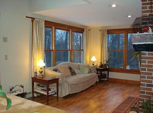 Lg. wrap aroundWindows Make the LR very bright